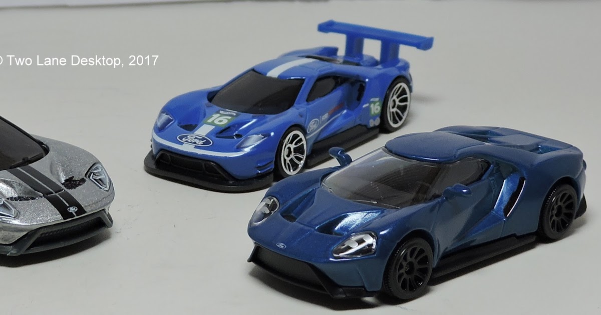 Hot Wheels 2016 Ford GT Race and Majorette 2017 Ford GT.