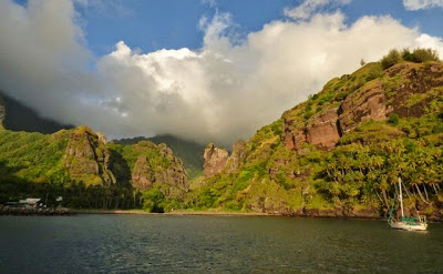 fatu hiva marquesas french polynesia anchorage hanavave bay of virgins penis bay south pacific cruising destinations