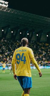 خلفية ايفون تاليسكا بقميص رقم 94 مع نادي النصر بدقة 4K