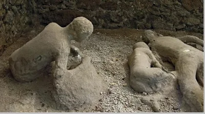 Orang menjadi batu di kota Pompeii