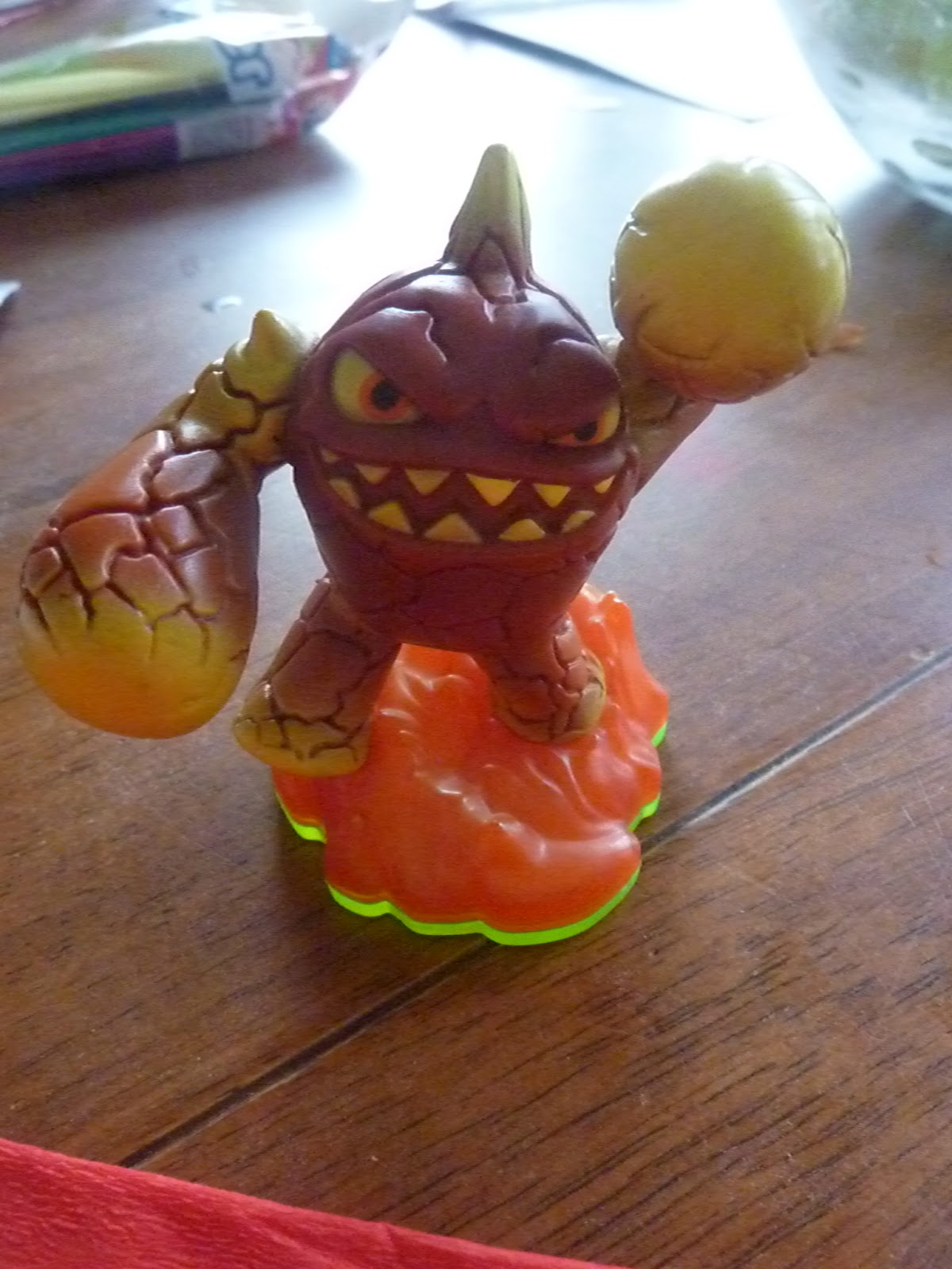 Crafty Cow Creations: how to make a skylander pinata
