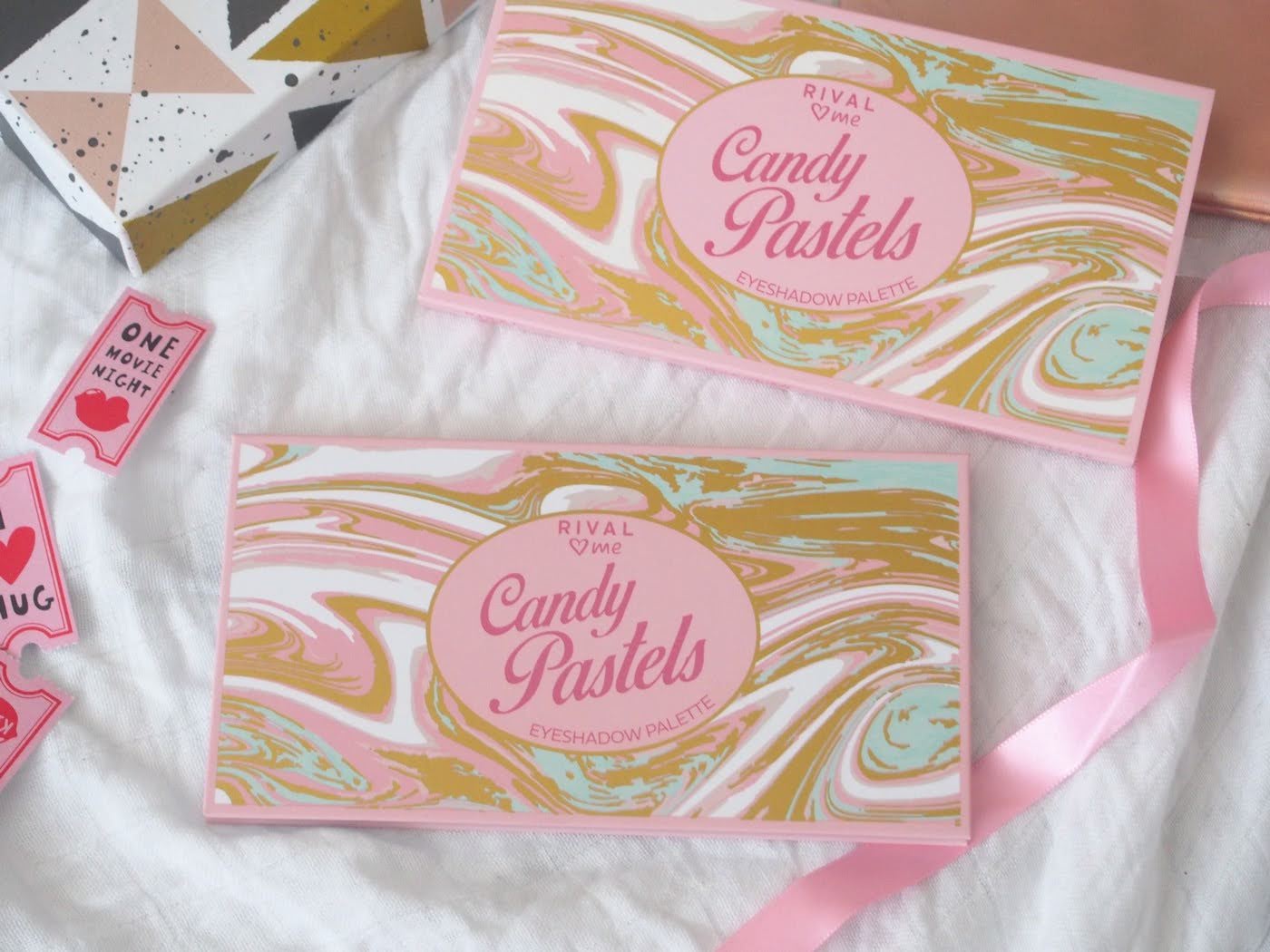 House of Skodulka Rival Loves Me Propadák roku paletky Out of Space