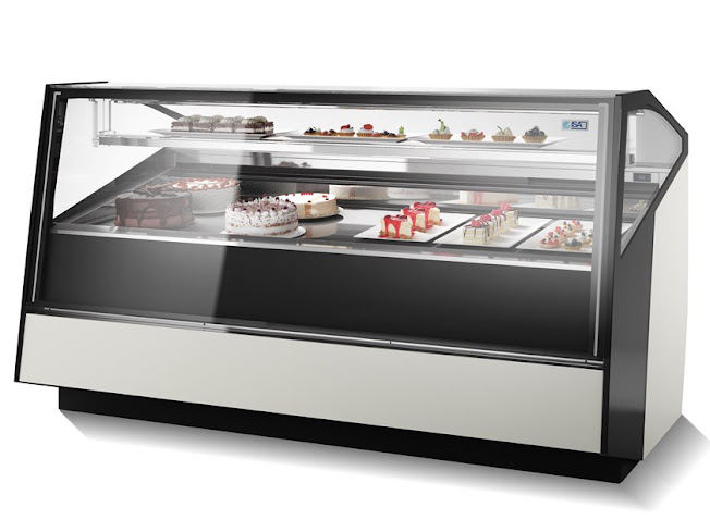 5 things to consider when choosing a refrigerated display case