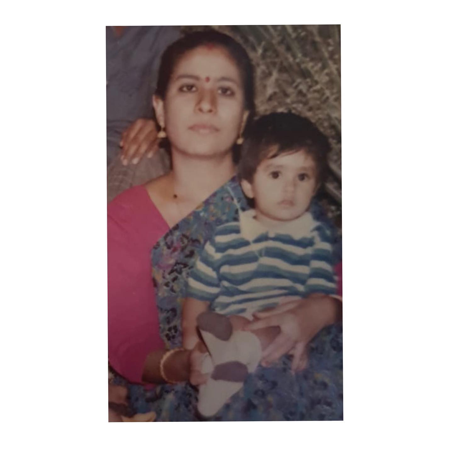 Bollywood actress Mrunal Thakur childhood pic with her mother Vandana Thakur | Bollywood Actress Mrunal Thakur Childhood Photos | Real-Life Photos