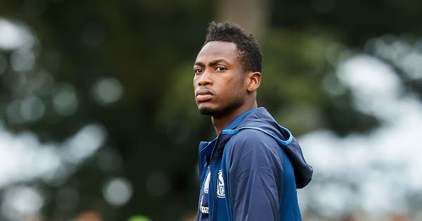 Oficial: Chelsea, Baba Rahman sale cedido al PAOK