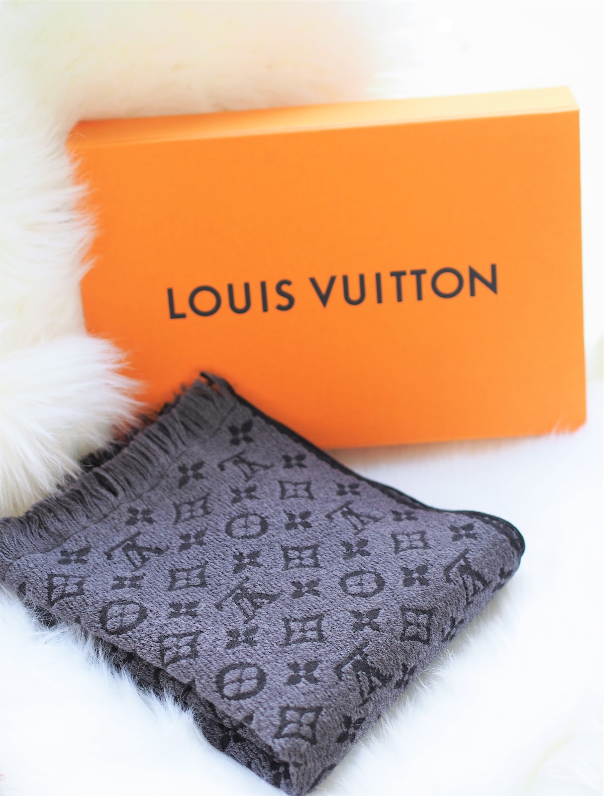 NEW IN - LOUIS VUITTON WOOL SCARF