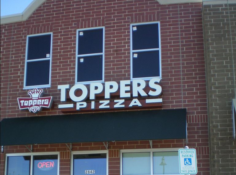 NY Retail Roundup Toppers Pizza