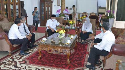 Mahyeldi audiensi Ketua BPKP wilayah Sumbar, Dessy Adib