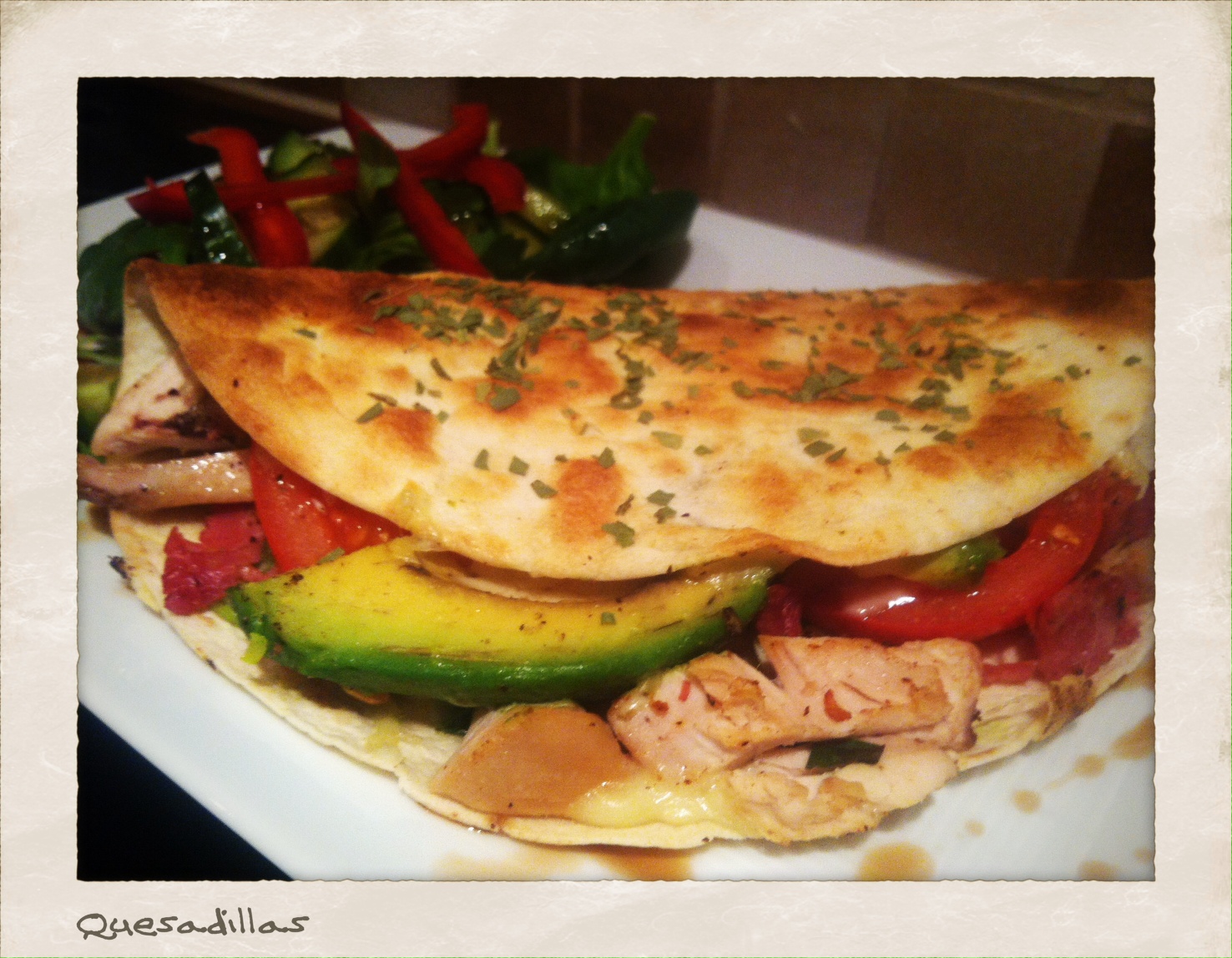 Malin's Diner QUESADILLAS MED GRILLAD KYCKLING, BACON OCH AVOKADO