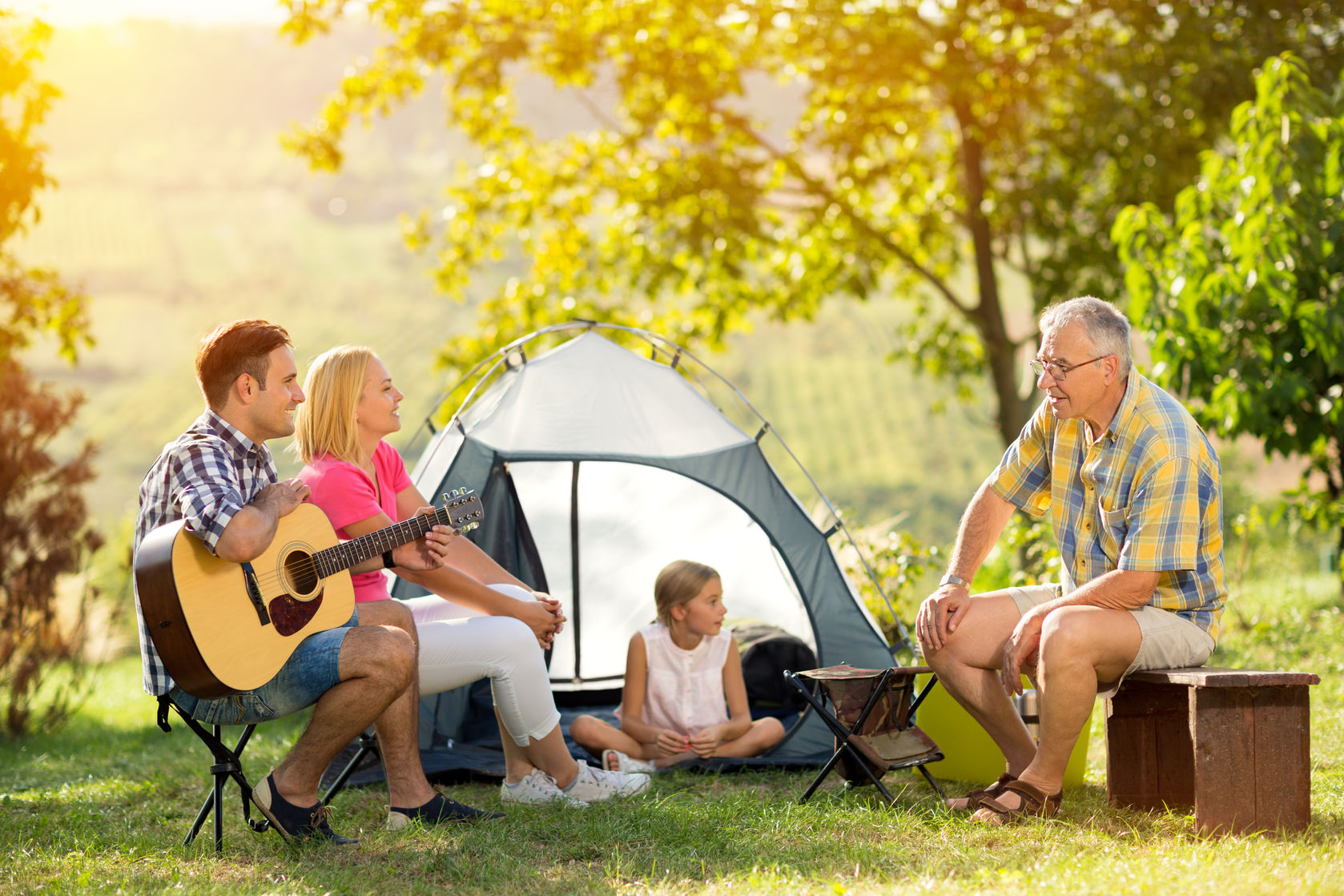 Camping together. Семья на природе с палаткой. Кемпинг с семьей. Семья в палатке. Дети в палатке на природе.