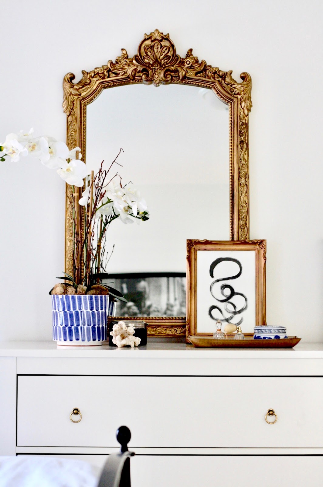 Age A Frame With Bright Gold Finish, How Do You Make A Gold Mirror Frame Look Antique