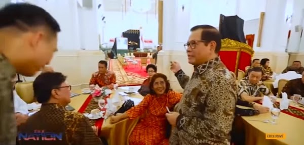 Cara Duduk Susi Pudjiastuti Bikin Jokowi dan Seluruh Menteri Gagal Fokus