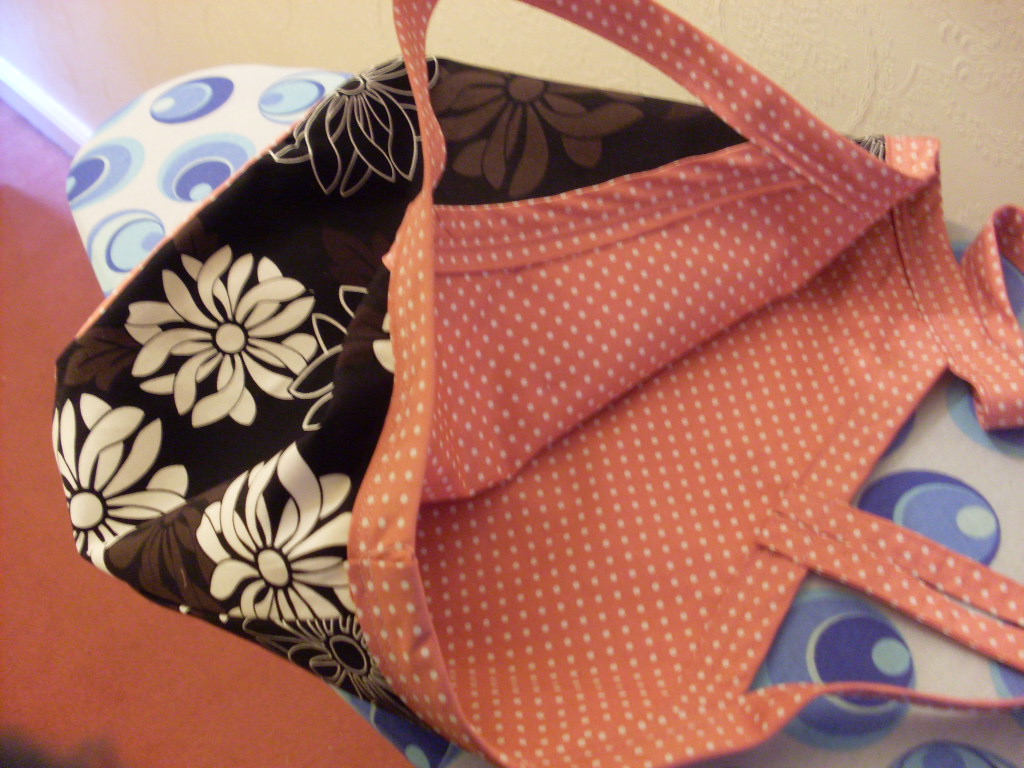 KraftyKat Making Bias Binding Tape...and a bag!