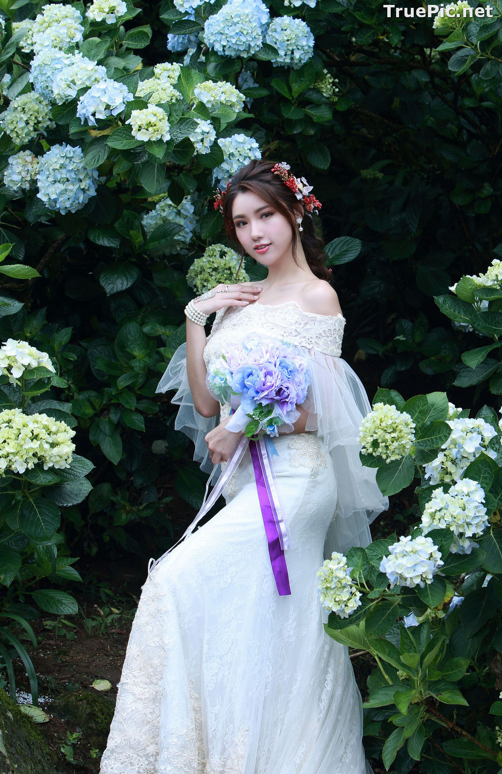 Image Taiwanese Model - 張倫甄 - Beautiful Bride and Hydrangea Flowers - TruePic.net - Picture-15