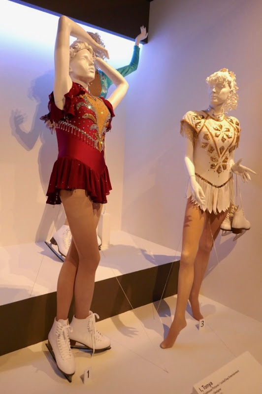 Margot Robbie I, Tonya movie costumes Margot Robbie I Tonya movie costumes
