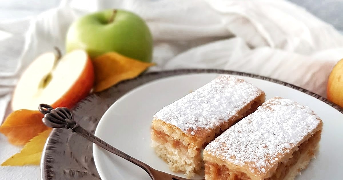 BISKVITNA PITA OD JABUKA