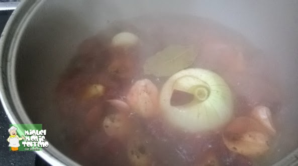 Caballa en Escabeche de Remolacha