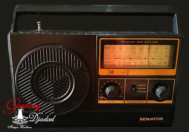 radio antik merk senator