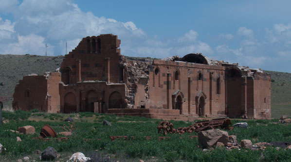 En peligro el templo armenio de Yereruyk