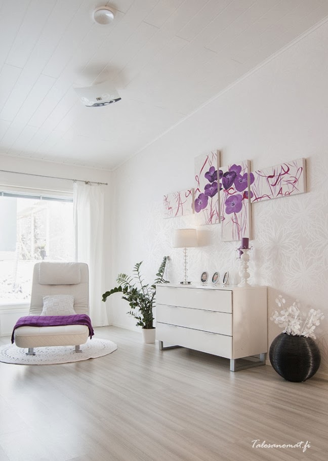 découvrir l'endroit du décor BLANC, NOIR ET VIOLET