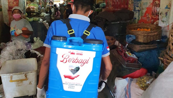 Dealer Honda MFM Sakah Laksanakan Penyemprotan Disinfektan di Pasar Sukawati