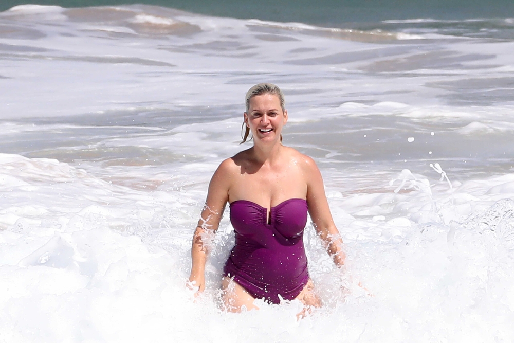 Katy Perry shows off post-baby body in Purple swimsuit on Hawaiian beach