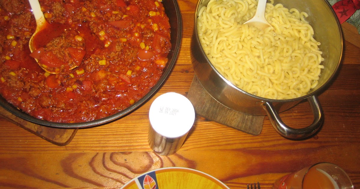 Hartz IV-Rezepte und bezahlbare Gesundheitstipps: Nudeln Bolognese mit ...