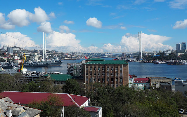 Владивосток - вид из окна отеля Лидо (Lido Central)