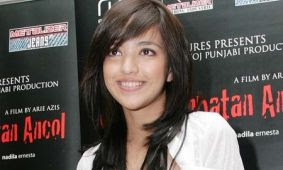 Foto Artis Nia Ramadhani