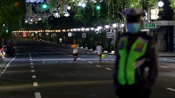 Dari Padang Hingga Samarinda, Berlakukan Jam Malam Cegah Corona Dari Padang Hingga Samarinda, Berlakukan Jam Malam Cegah Corona