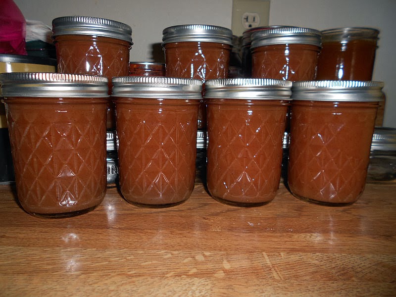 Home Apples in the Pot to Apple Butter in the JarO