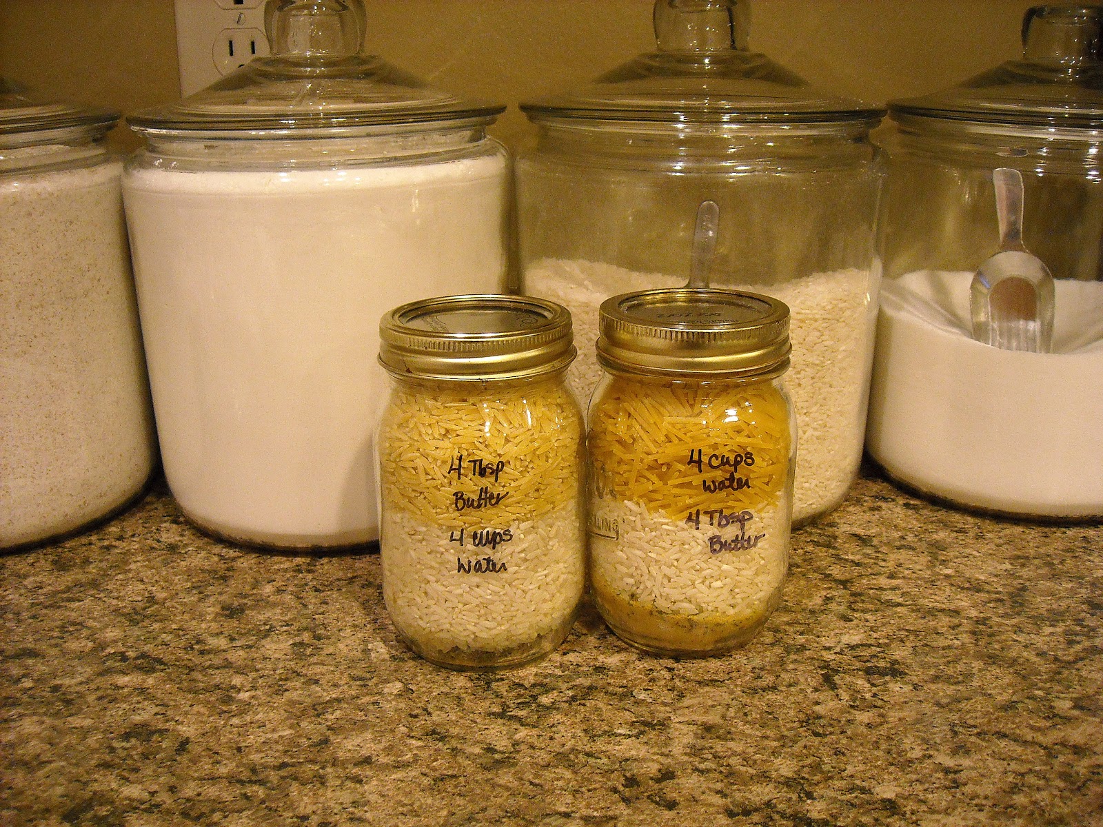 Масару эмото эксперимент с рисом. Маринованный рис. Баночки с рисом. Эксперимент с рисом. Баночки с рисом.