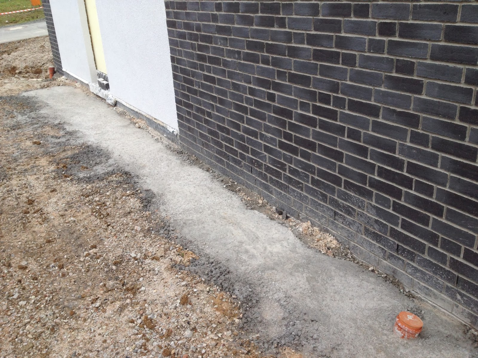 Unser eigenes kleines Reich: Garagenfundamente- endlich!