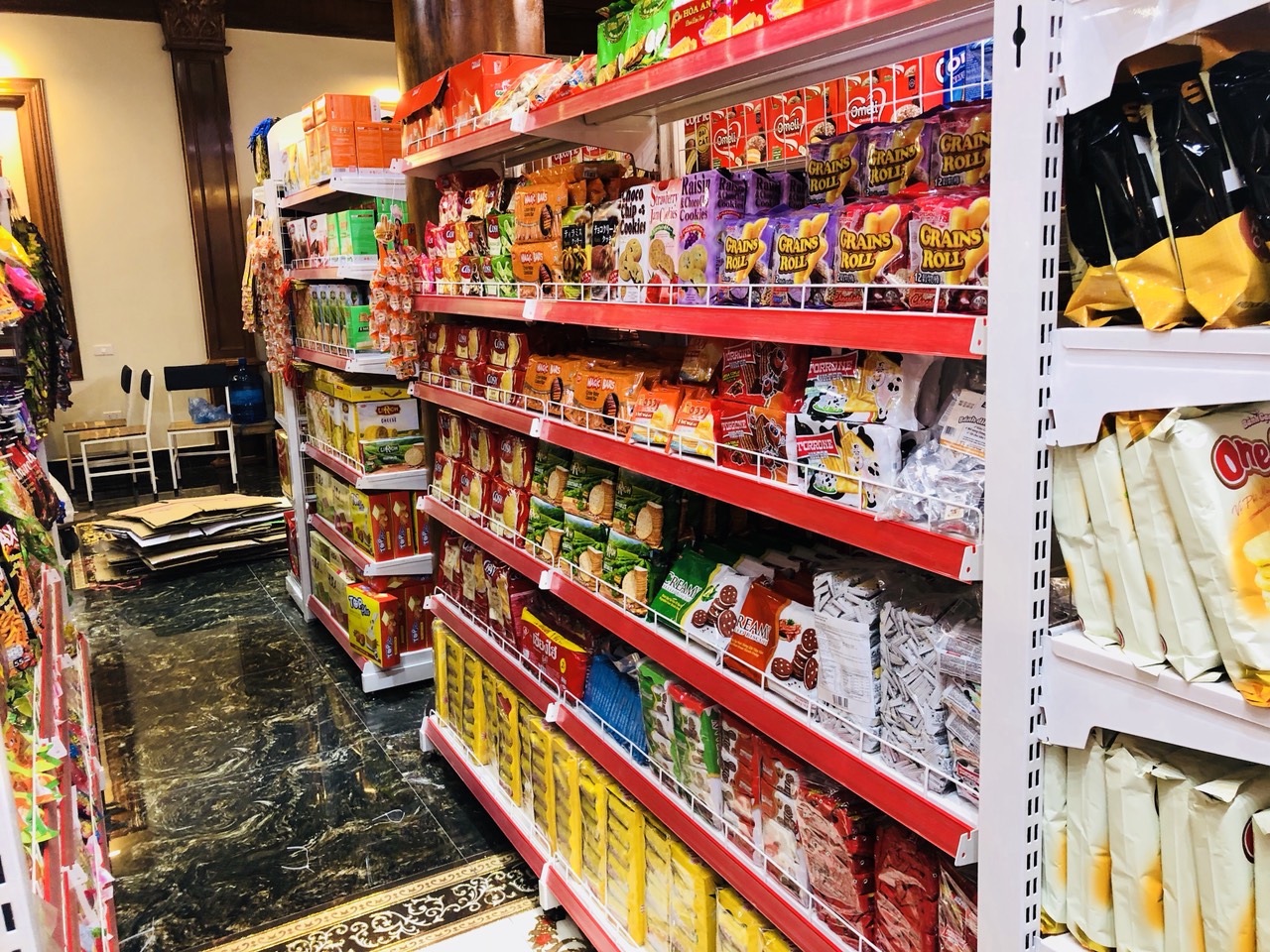 Một số hình ảnh trưng bày hàng hóa trong siêu thị mà ISaac triển ...