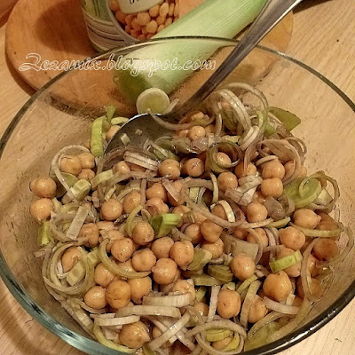 Chickpea and fresh leek salad