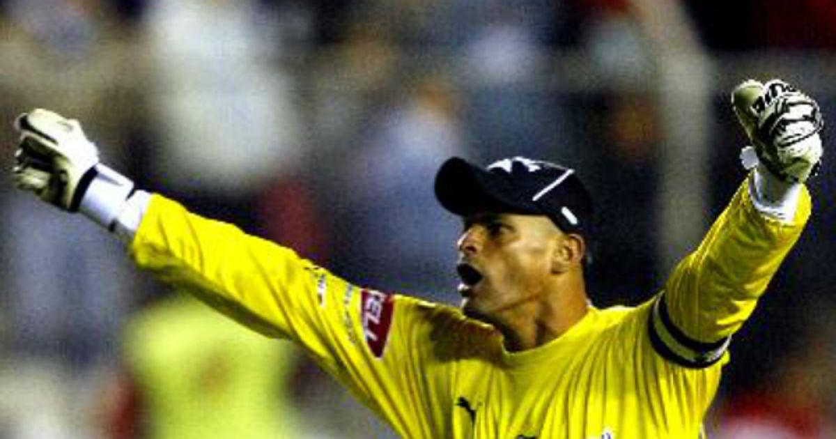 Bajo Los 3 Maderos ¿Por qué solo los arqueros pueden usar gorra en un partido de fútbol? Bajo Los 3 Maderos ¿Por qué solo los arqueros pueden usar gorra en un partido de fútbol?