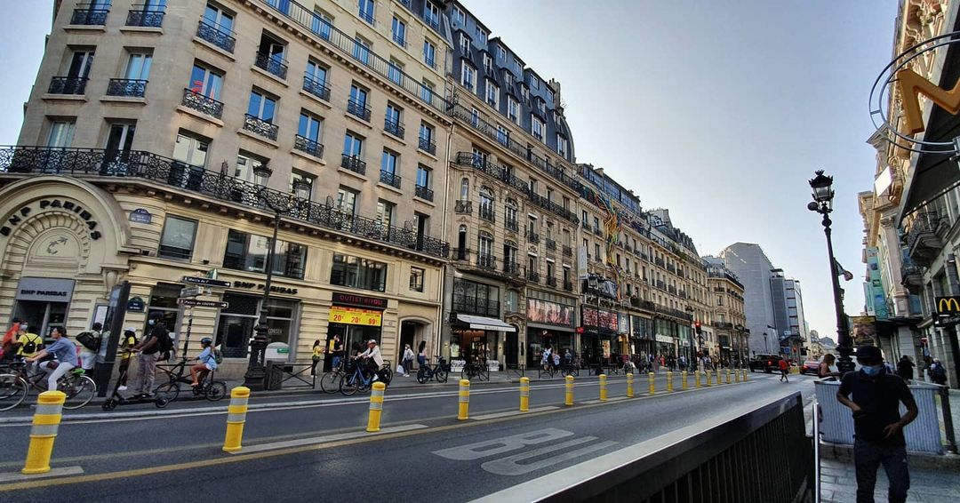 Rivoli Surga Toko Fashion Branded Paris