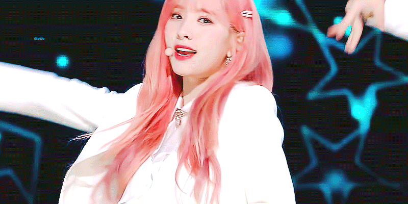 만화를 찢고 나온듯한 우주소녀 보나