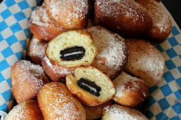 Oreo Beignets (Mini Oreo Donut Bites)