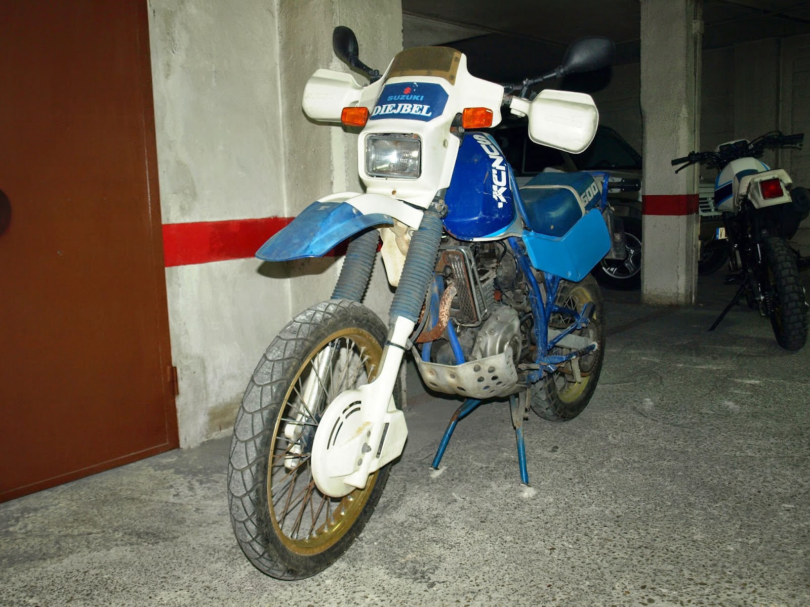 Suzuki djebel 600