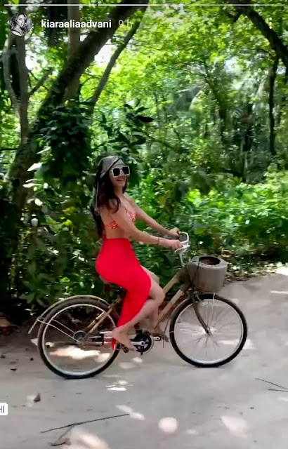 Kiara Advani Enjoying Cycle Ride On The Beautiful Beach Of Maldives.