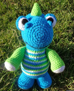 PATRON GRATIS DINOSAURIO AMIGURUMI