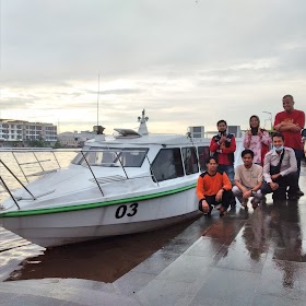 Wisata Susur Kapuas bersama Kapal Kemanusiaan 03 AMCF Kalbar