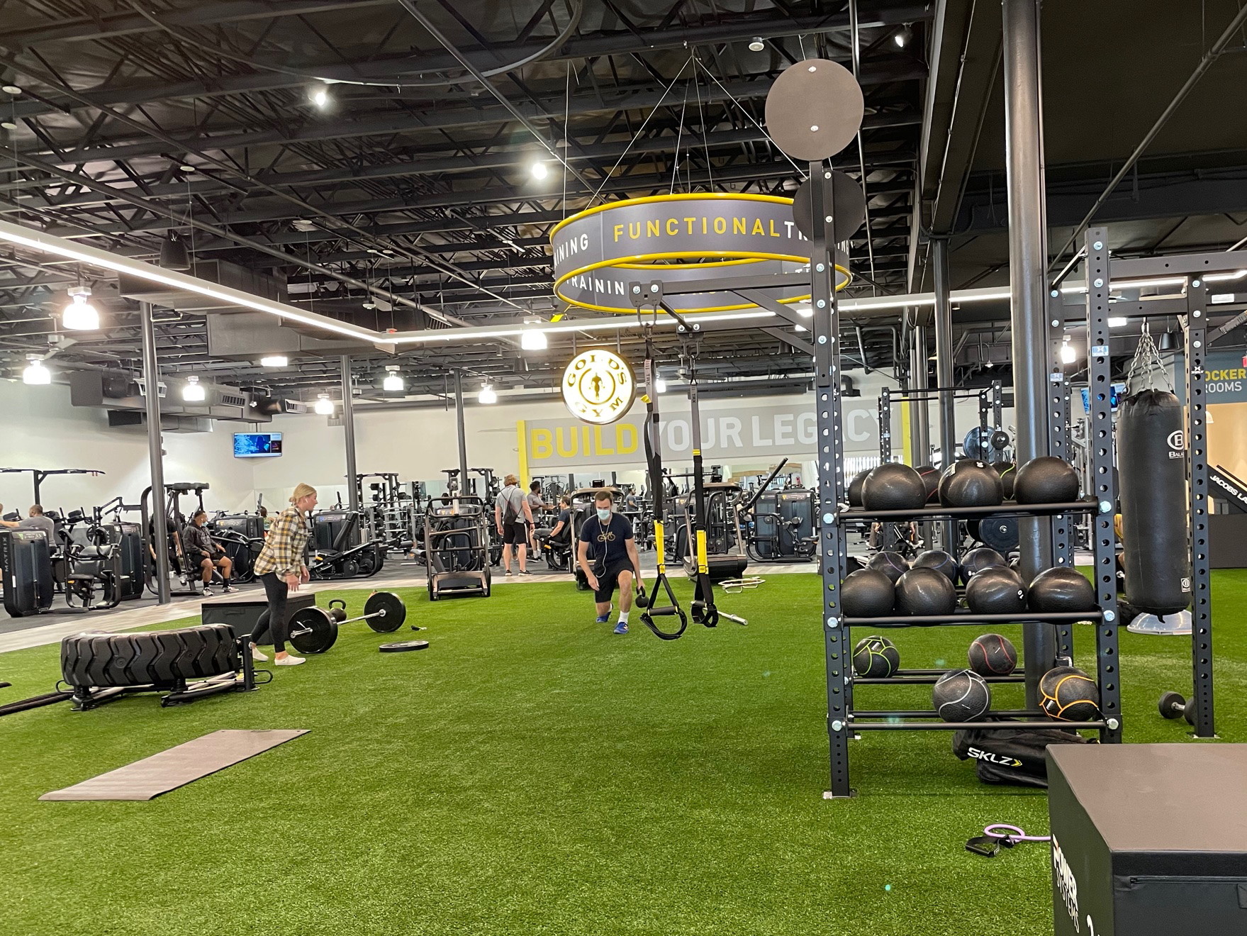 Gold’s Gym opens in Bailey’s Crossroads Annandale Today