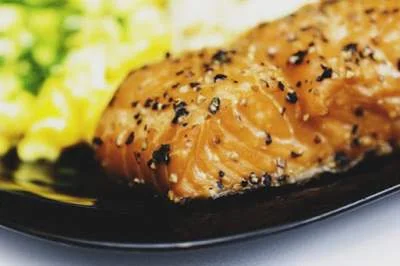 Grille salmon with herbs and lemon for diet