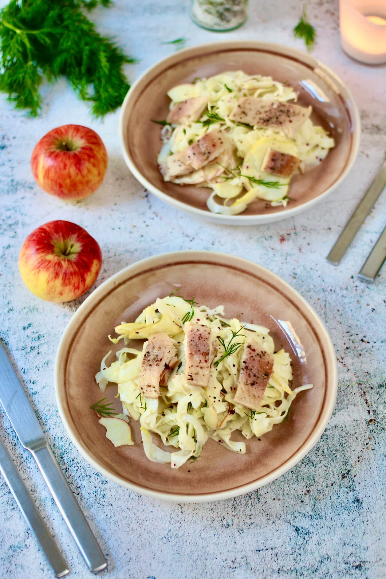 HOME OF HAPPY: APFEL-FENCHEL-SALAT MIT RÄUCHERFORELLE