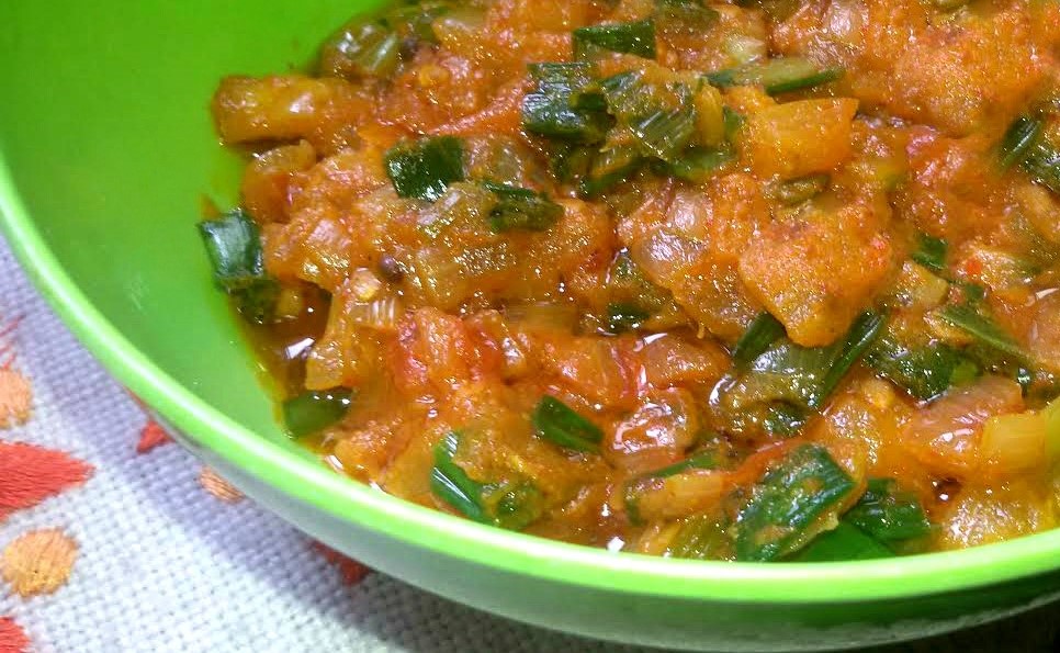 The Hoggerz Spicy And Tangy Spring Onion Curry Recipe