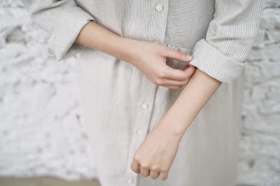 溫室花園 米線斜排釦洋裝