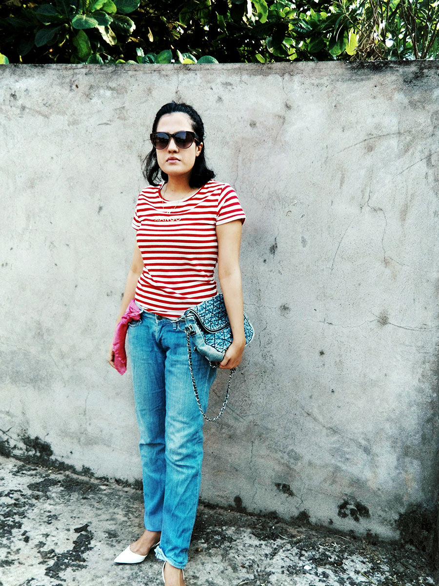 THE 3 WAYS TO ELEVATE YOUR OUTFIT |STYLE AND ILLUSTRATION BLOG BY DHEERA JOSHI Mango womens Red Stripe T-Shirt , Levi's womens Blue Denim, Zara White Slingback heels,pinkwomensscark,indianstyleblogger
