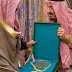ملك السعودية يتسلم قلادة أبي بكر الصديق ملك السعودية يتسلم قلادة أبي بكر الصديق
